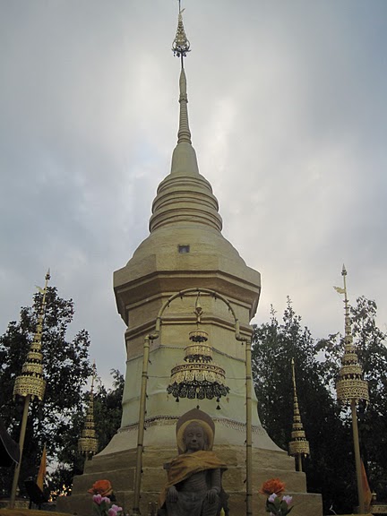 พระธาตุจอมหมอกแก้ว